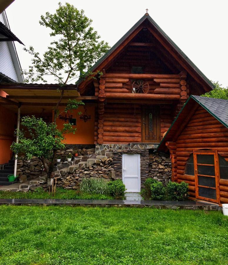 Садиба Between Mountains Mizhhirya  Exterior photo